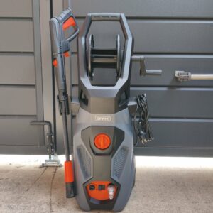 мийка високого тиску GTM LT505-2200B.