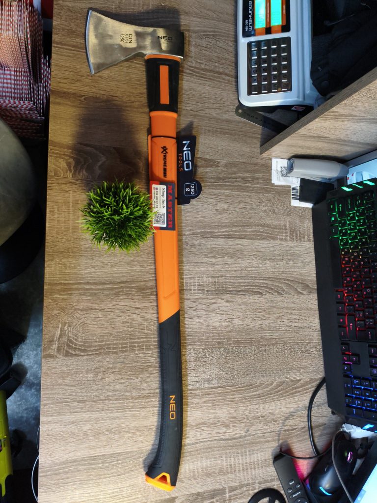 сокира/колун 1250г  DIN 7294